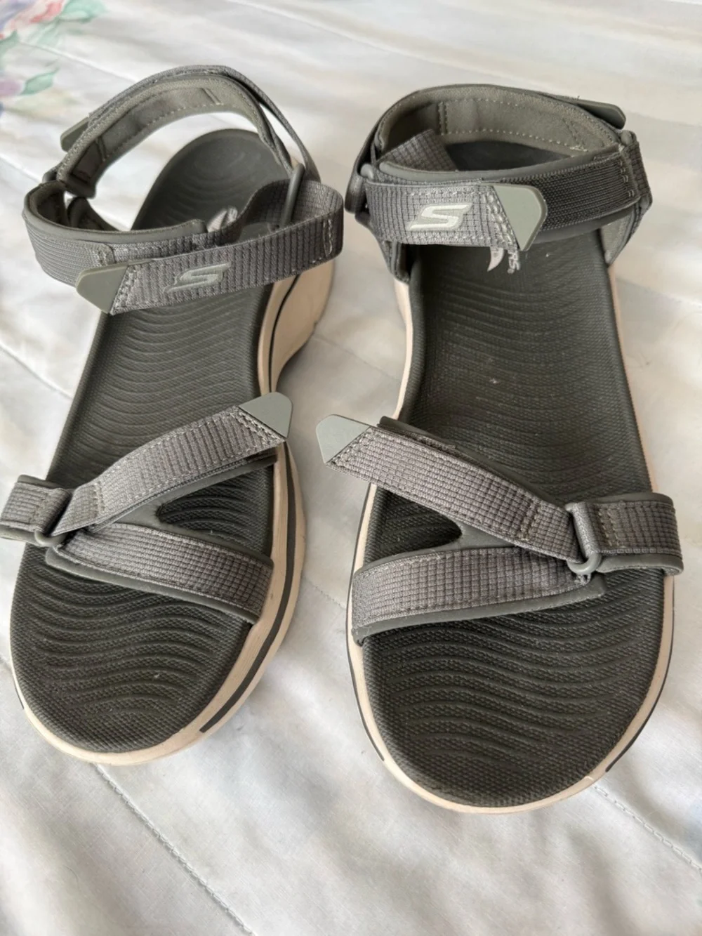 Skechers Arch Fit Women's Gray Adjustable Strap Sandals - Picture 2 of 5